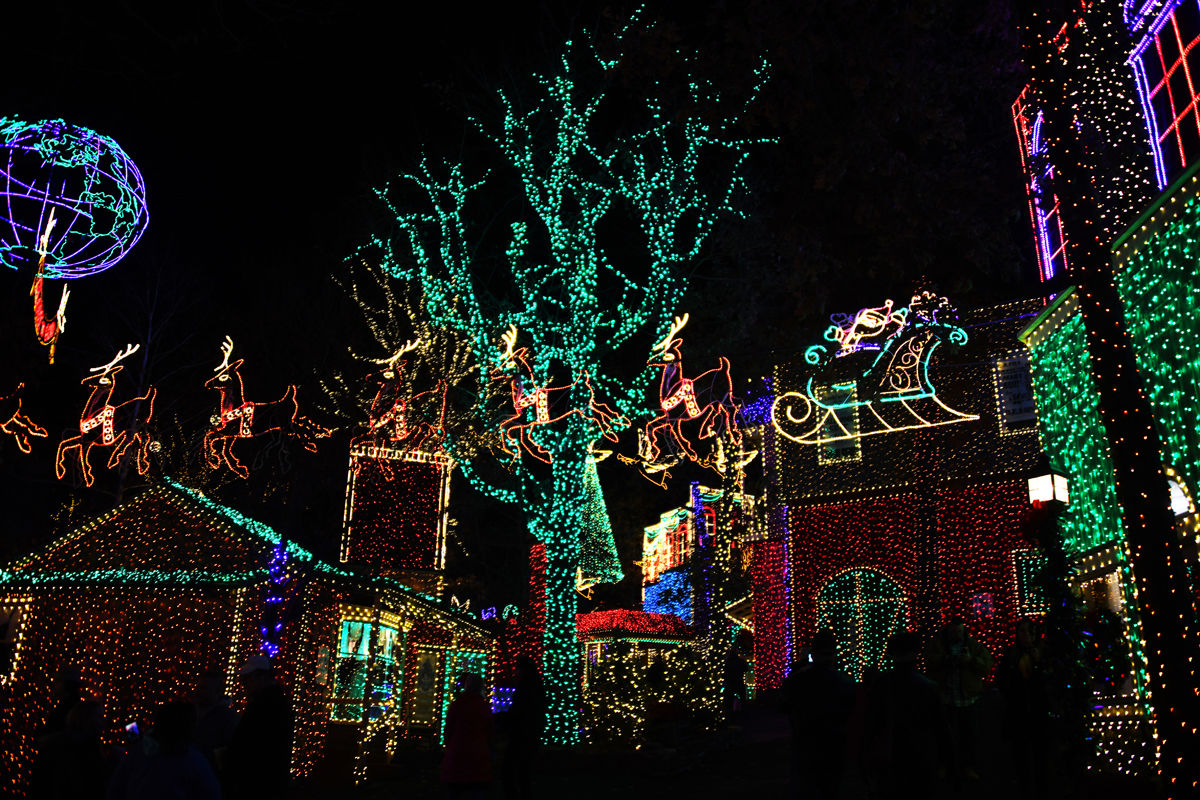 145 Christmas lights at Silver Dollar City.jpg
